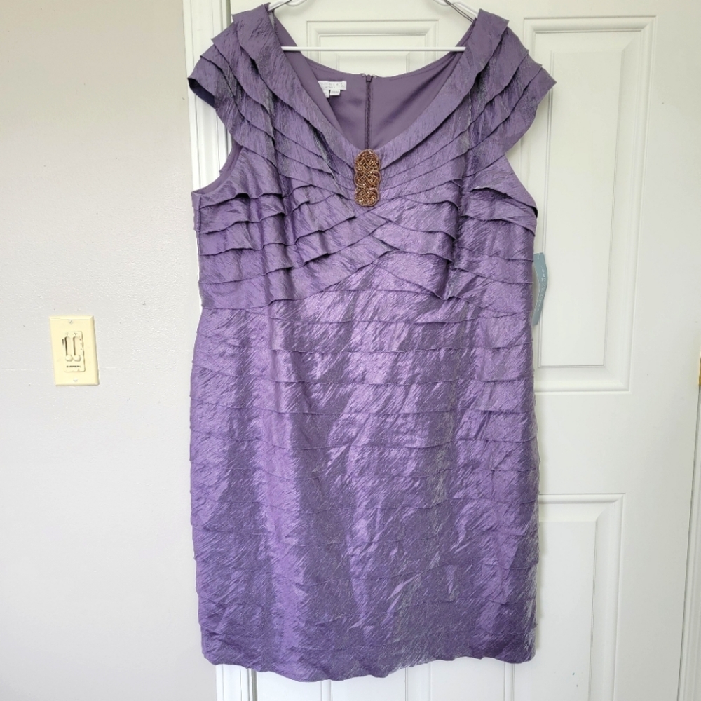 NWT London Time Woman Lavender Tiered Ruffled Cocktail Dress Wedding Brooch 22W